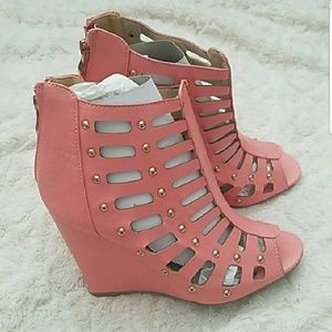 Peep Toe Coral Wedges